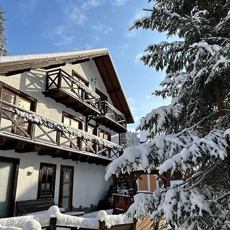 Hotel Любе Yablunytsya Exterior foto