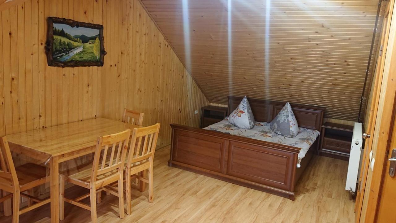 Hotel Любе Yablunytsya Exterior foto