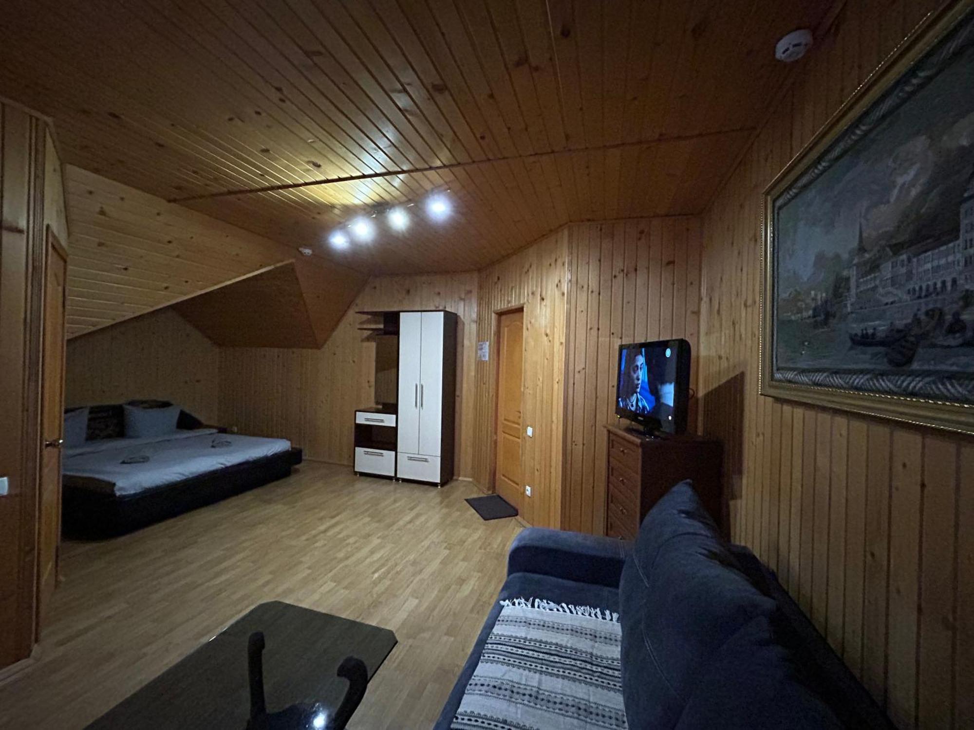 Hotel Любе Yablunytsya Exterior foto