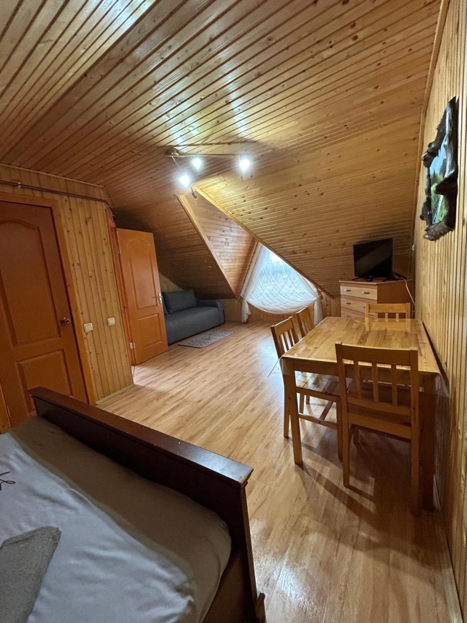 Hotel Любе Yablunytsya Exterior foto