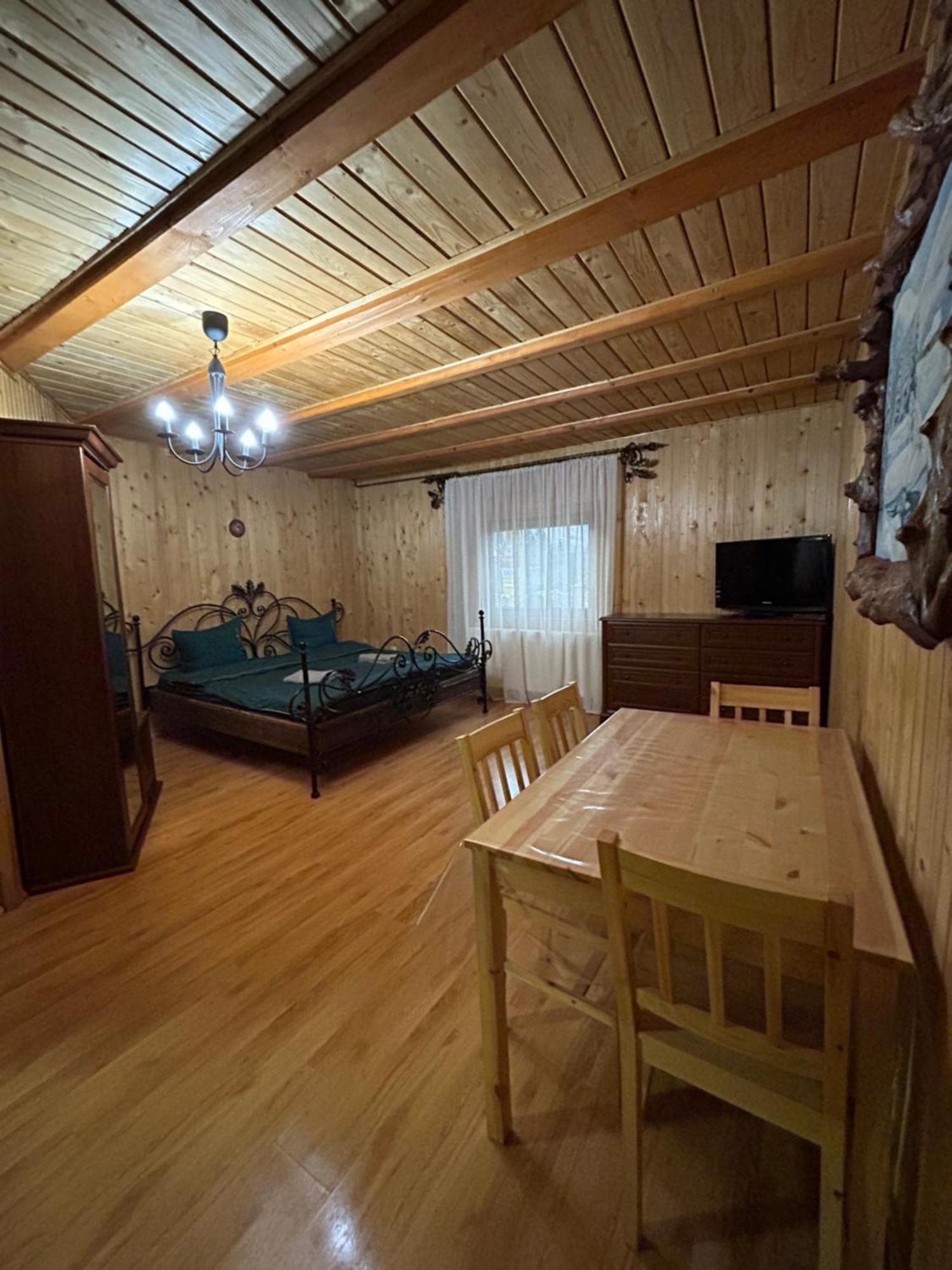 Hotel Любе Yablunytsya Exterior foto
