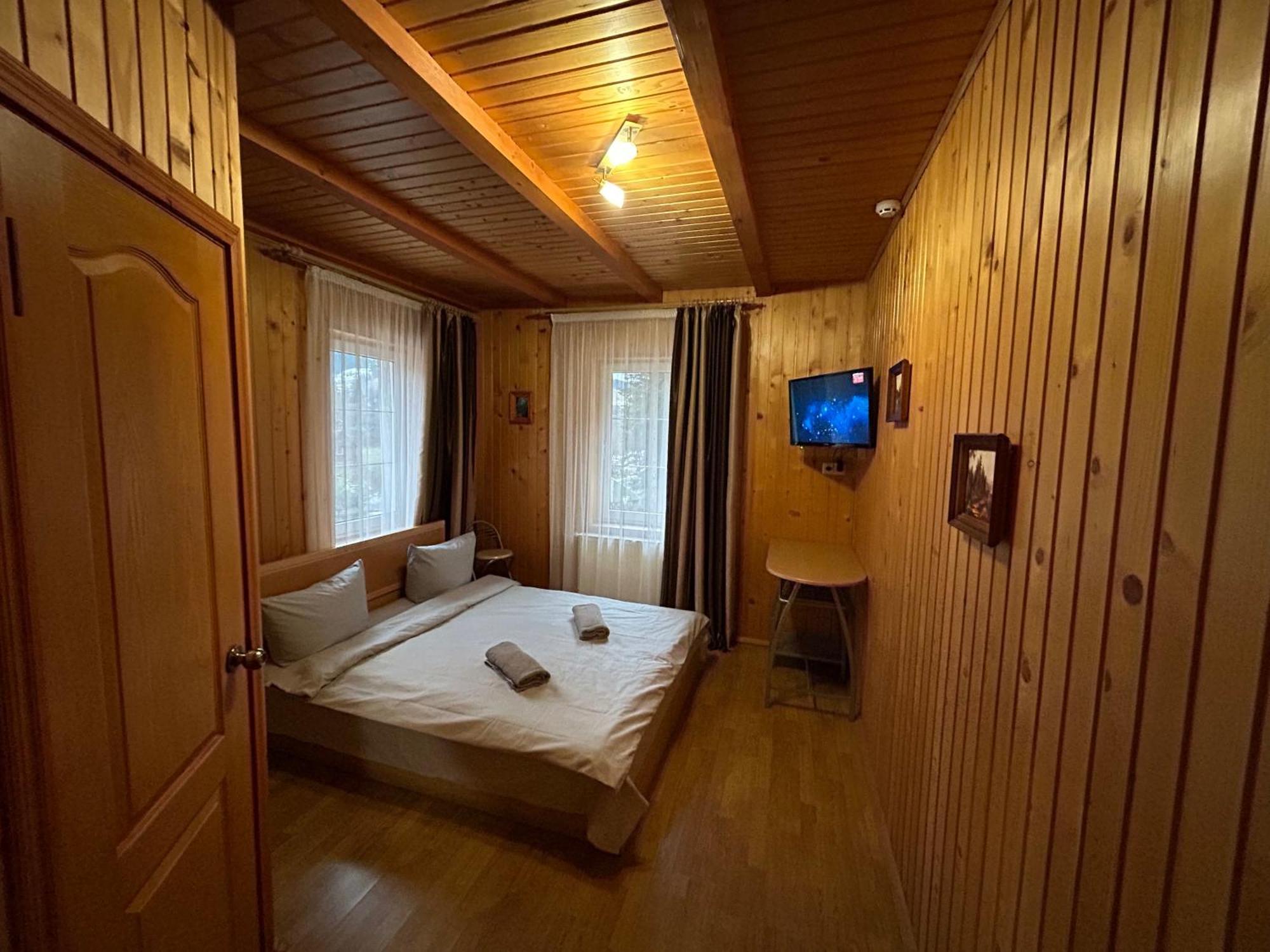 Hotel Любе Yablunytsya Exterior foto